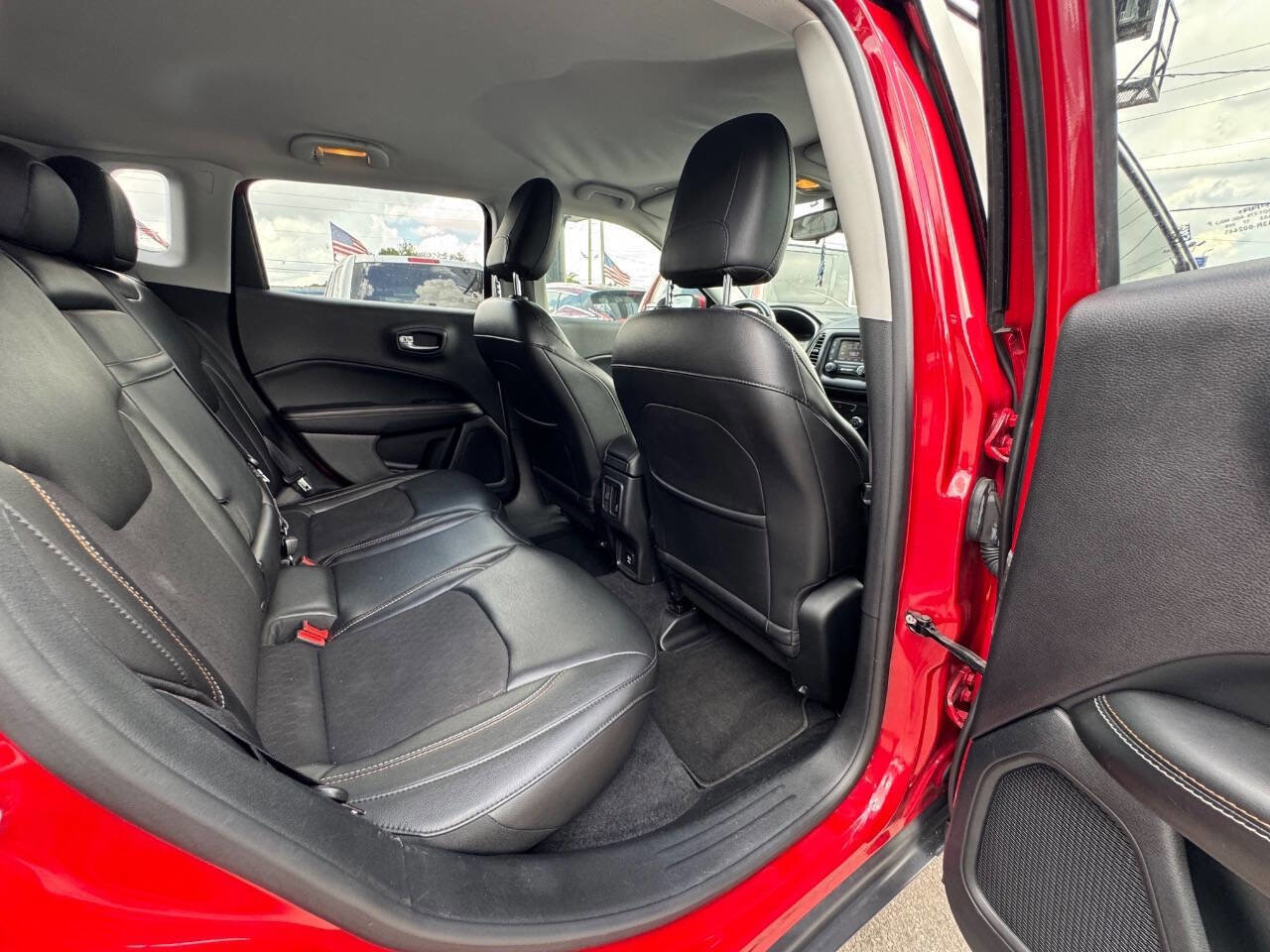 Used 2018 Jeep Compass Latitude image 14