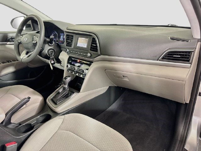 Used 2020 Hyundai Elantra SE FWD image 28