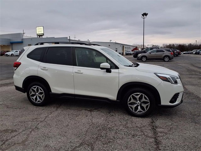Used 2022 Subaru Forester Premium image 5