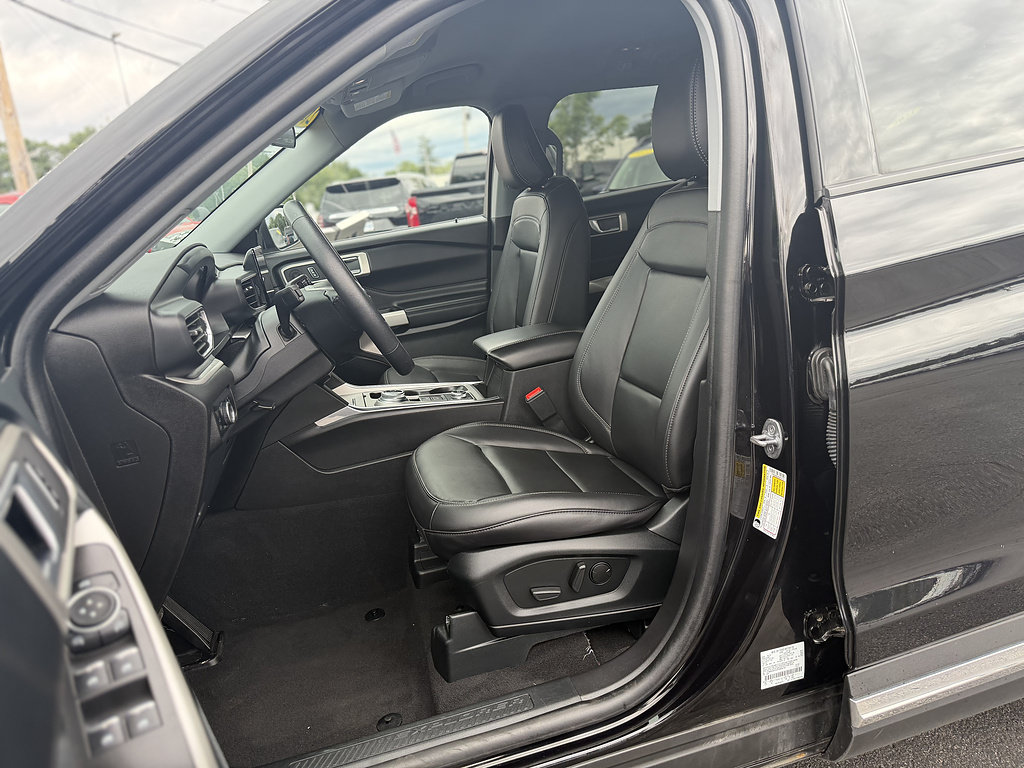 Certified 2023 Ford Explorer XLT w/ Equipment Group 202A AWD/4WD image 13