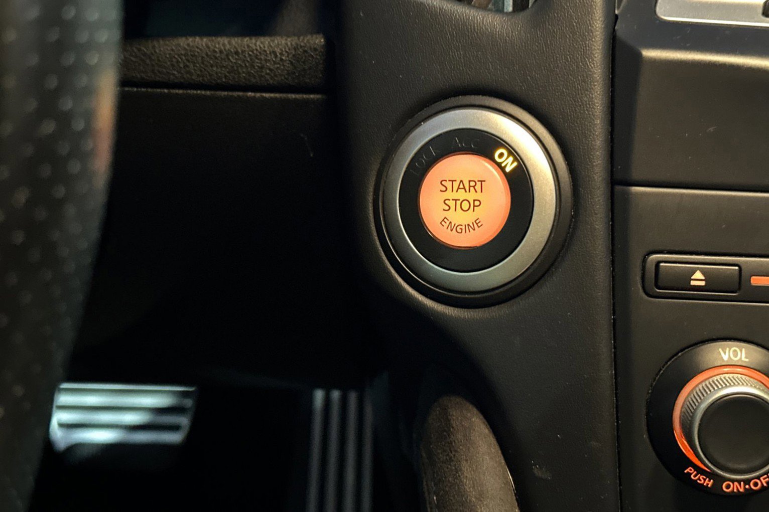 Used 2018 Nissan 370Z Touring image 20