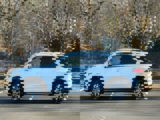 Used 2020 Mercedes-Benz GLE 350 4MATIC w/ Premium Package image 3