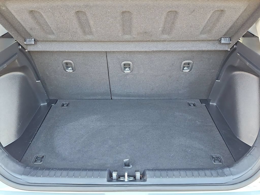 Used 2025 Hyundai Venue Limited FWD image 29