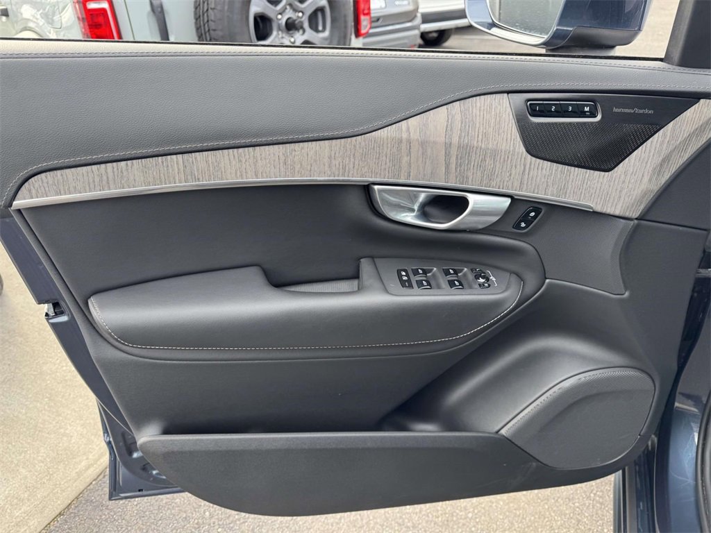 Used 2024 Volvo XC90 B6 Ultimate image 14