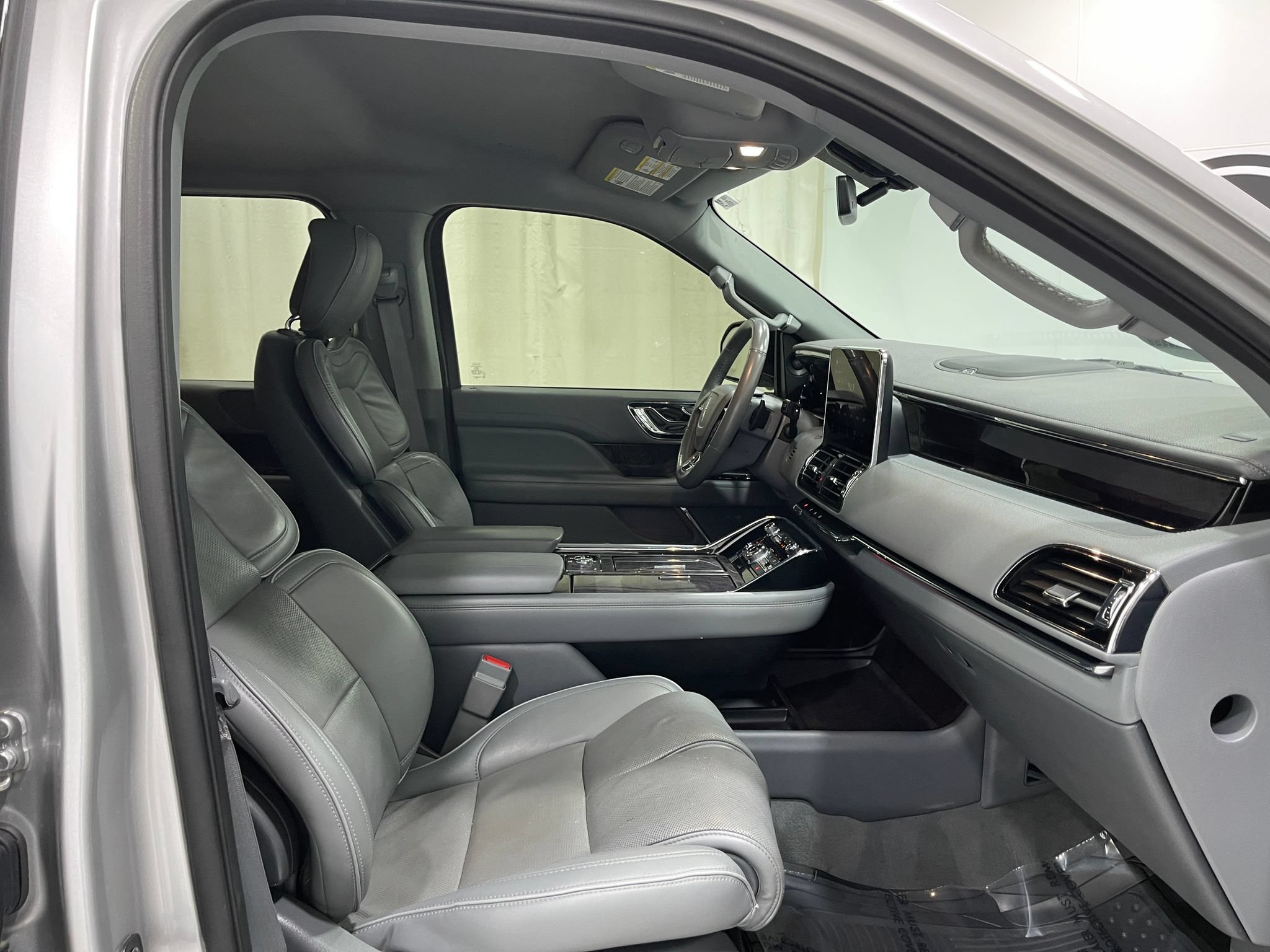 Used 2019 Lincoln Navigator Select AWD/4WD image 33