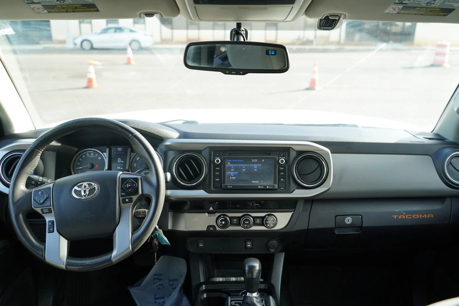 Used 2016 Toyota Tacoma SR5 RWD image 16