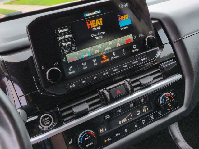 Used 2023 Nissan Pathfinder SL AWD/4WD image 34