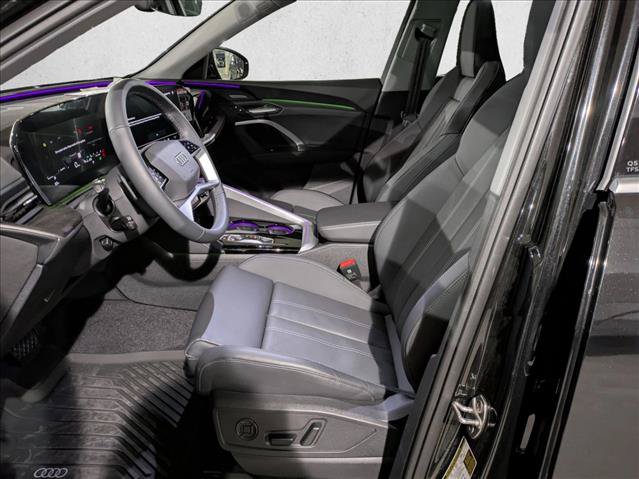 New 2025 Audi Q5 Premium Plus w/ Premium Plus AWD/4WD image 4