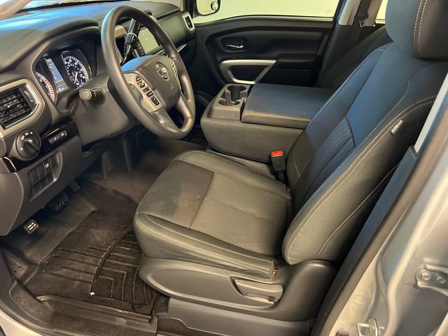 Used 2019 Nissan Titan SV image 6