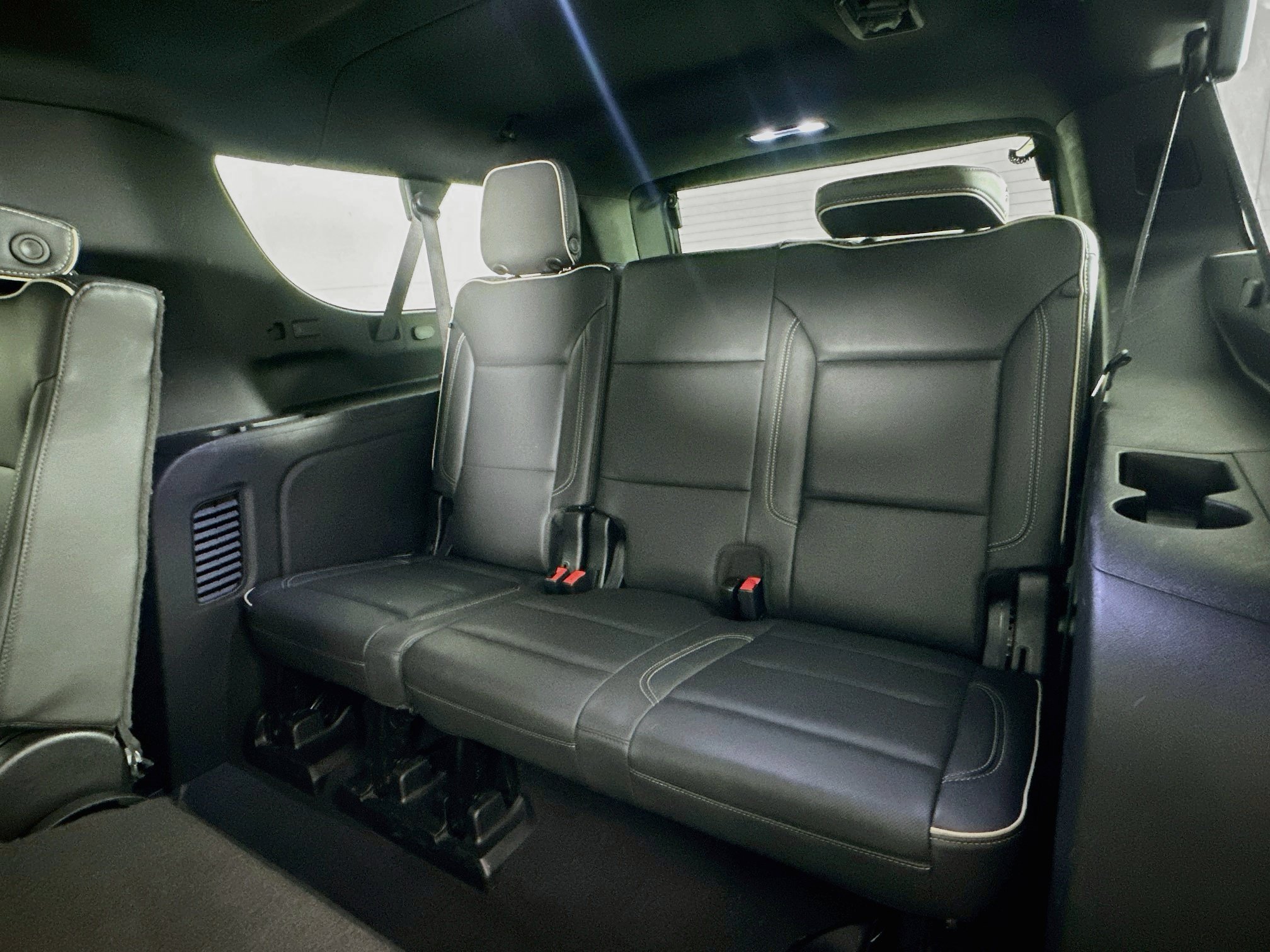 Used 2024 GMC Yukon XL SLT RWD image 29