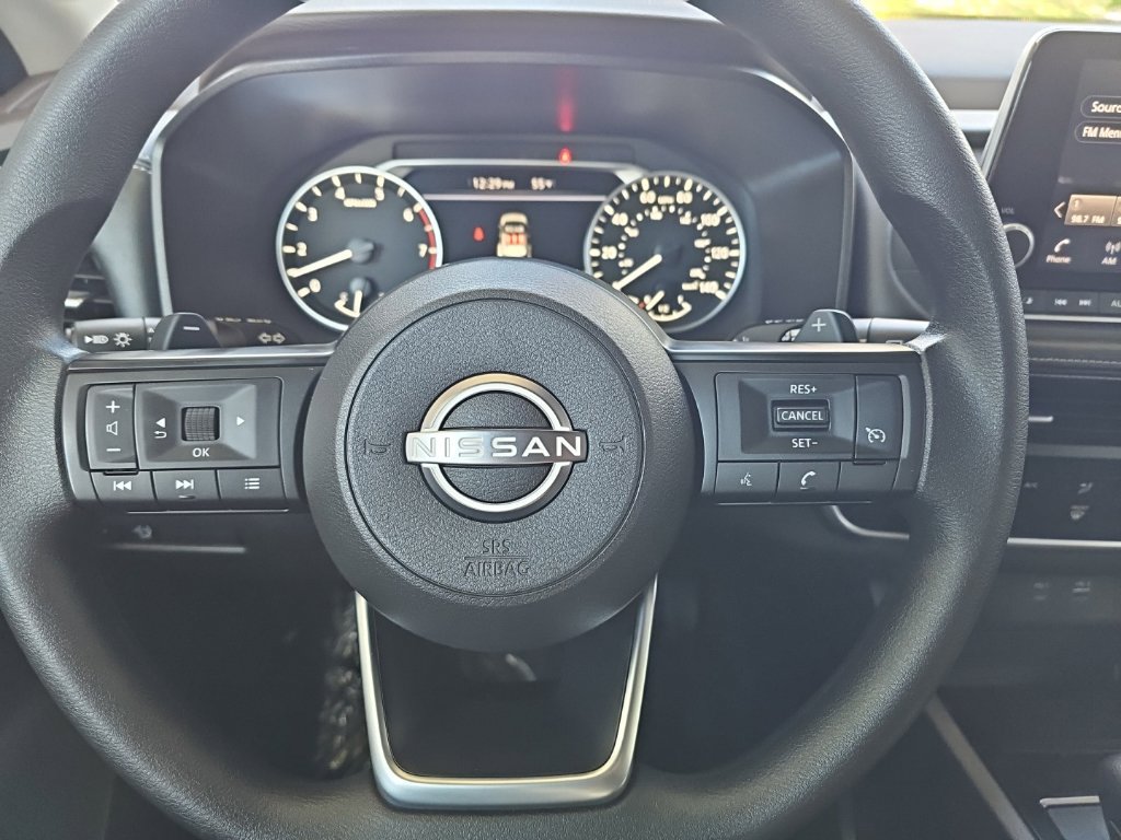 Used 2023 Nissan Rogue S AWD/4WD image 17