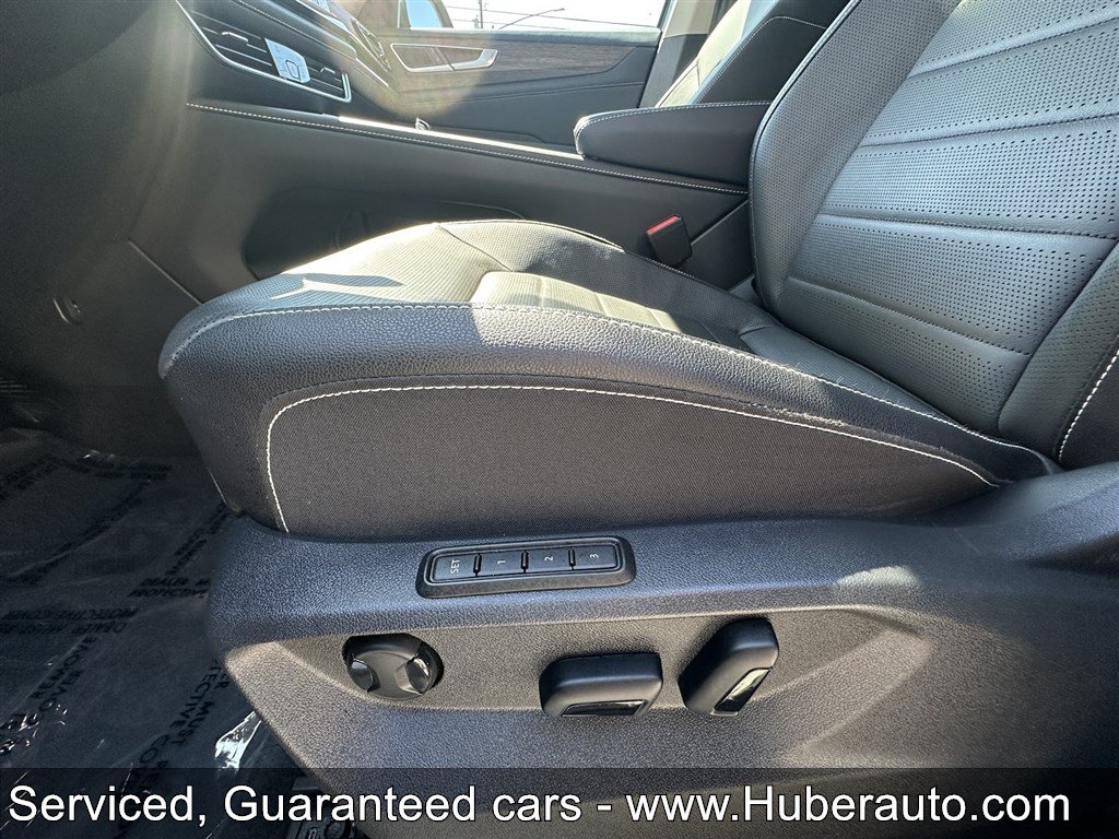 Used 2025 Volkswagen Atlas SEL AWD/4WD image 11
