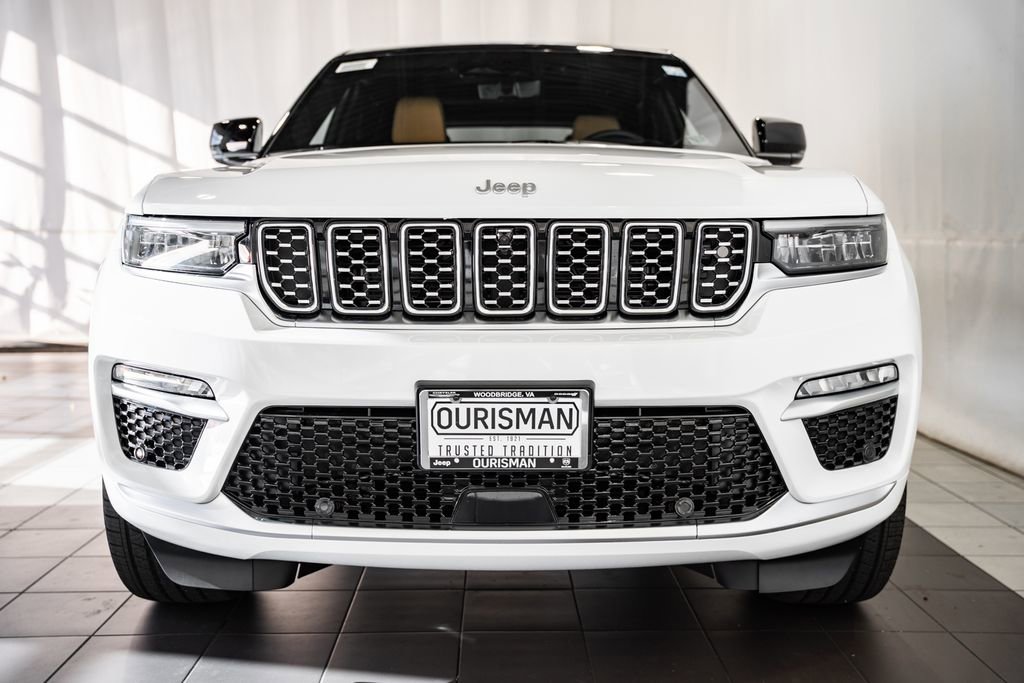 New 2025 Jeep Grand Cherokee Summit image 2