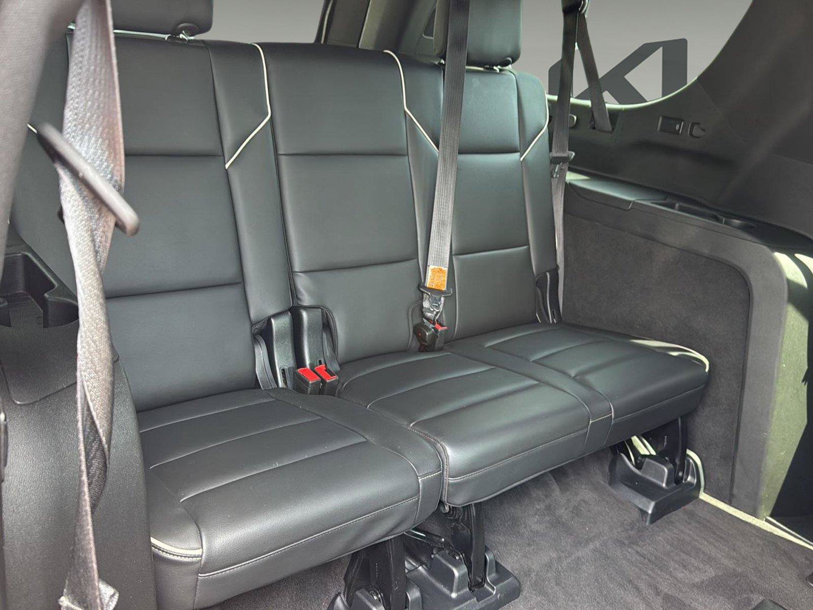 Used 2023 Cadillac Escalade ESV Premium Luxury AWD/4WD image 35