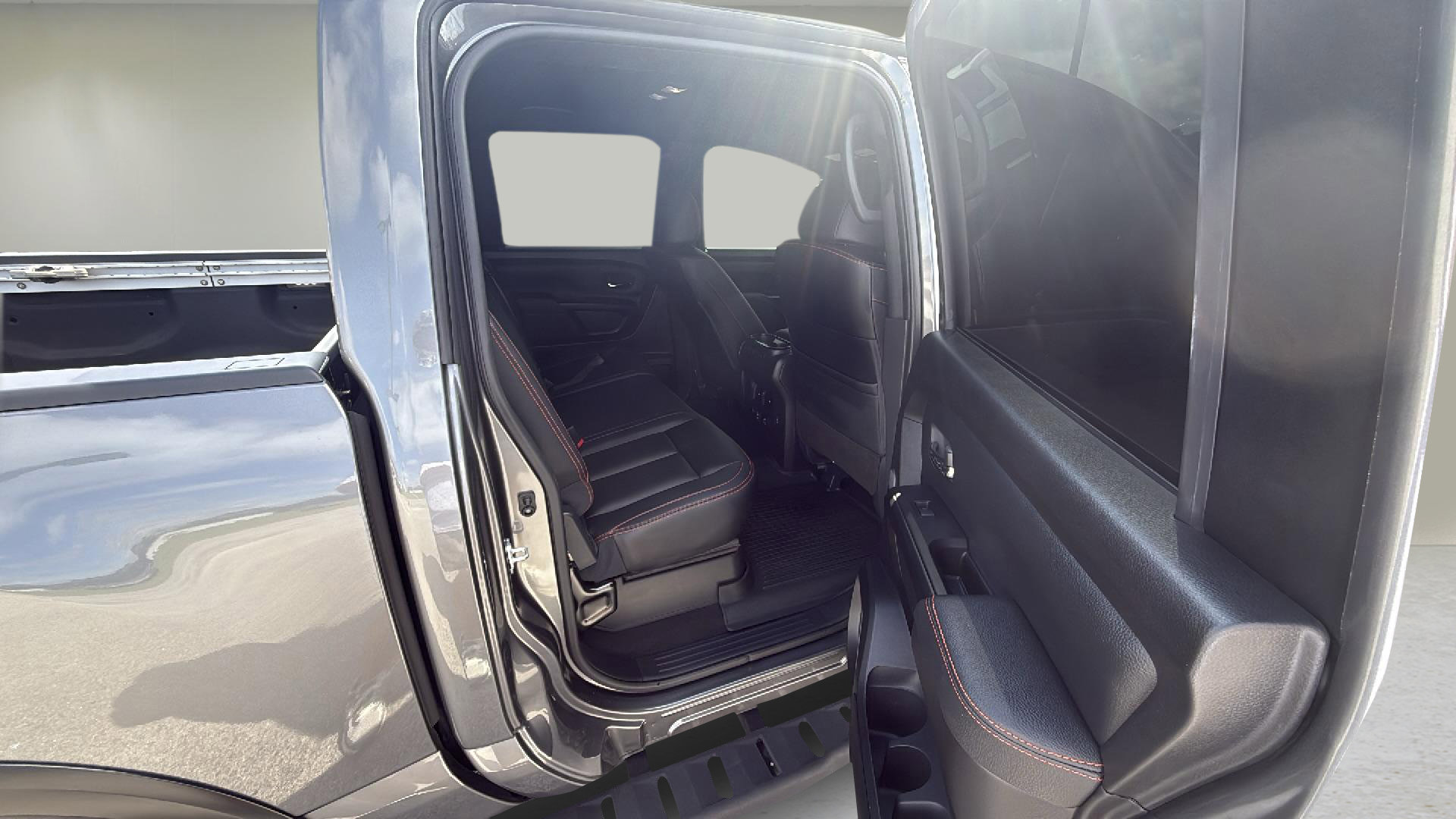Used 2024 Nissan Titan PRO-4X image 14