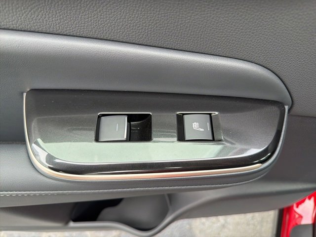 Certified 2025 Toyota Crown Signia XLE image 40