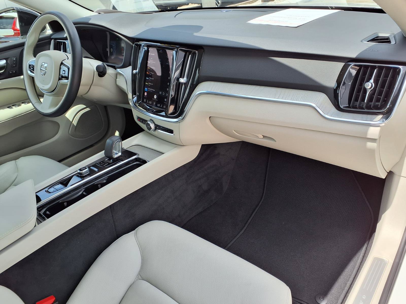 Certified 2025 Volvo S60 B5 Plus AWD/4WD image 10