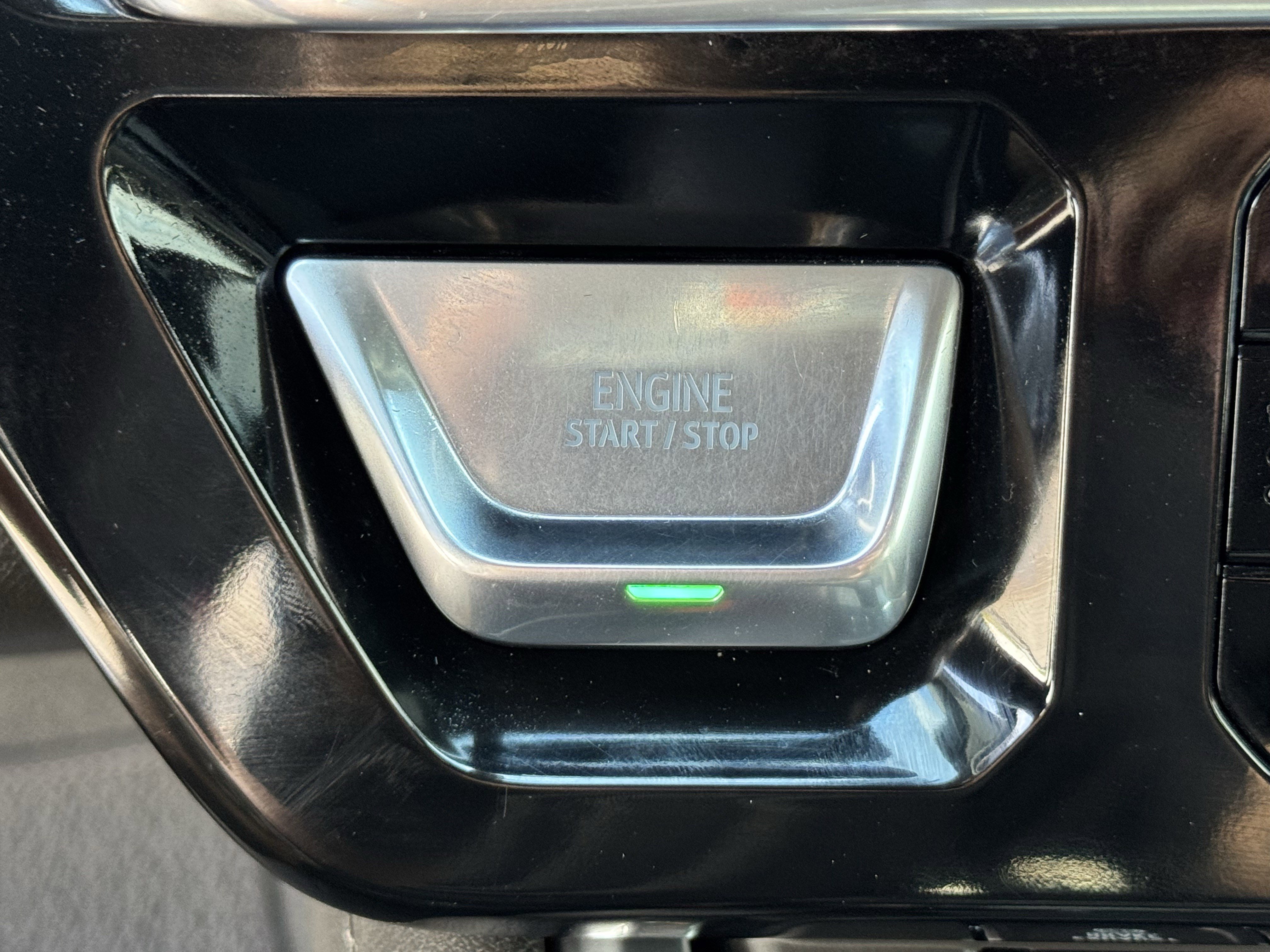 Used 2025 GMC Sierra 3500 Denali image 22