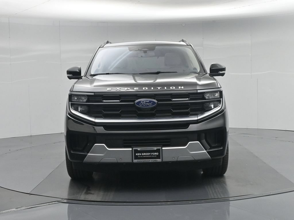 Certified 2025 Ford Expedition Platinum w/ Driver's Package AWD/4WD image 31