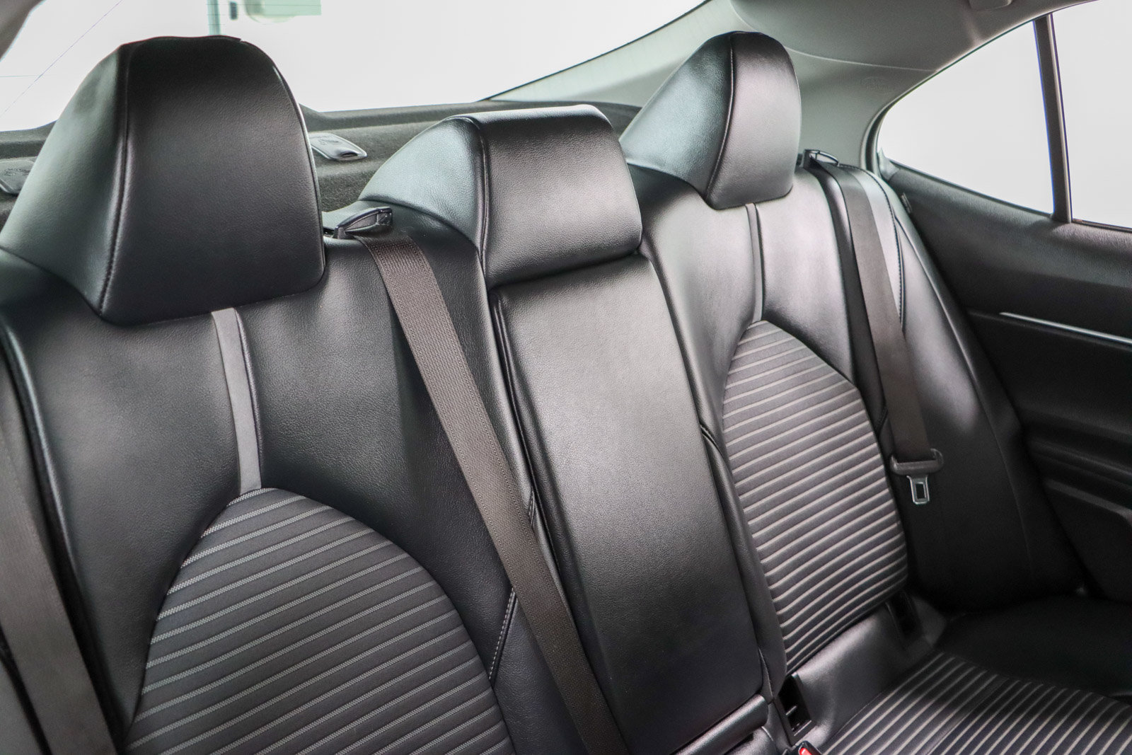 Used 2023 Toyota Camry SE w/ Convenience Package FWD image 27