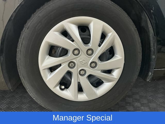 Used 2018 Hyundai Elantra SE FWD image 14