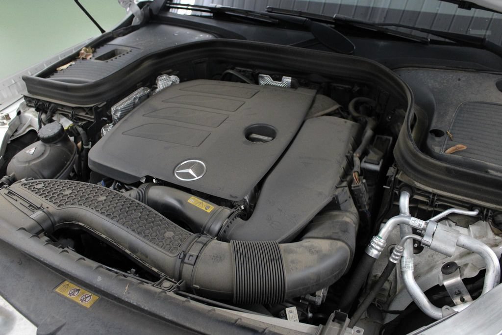 Used 2022 Mercedes-Benz GLC 300 image 42