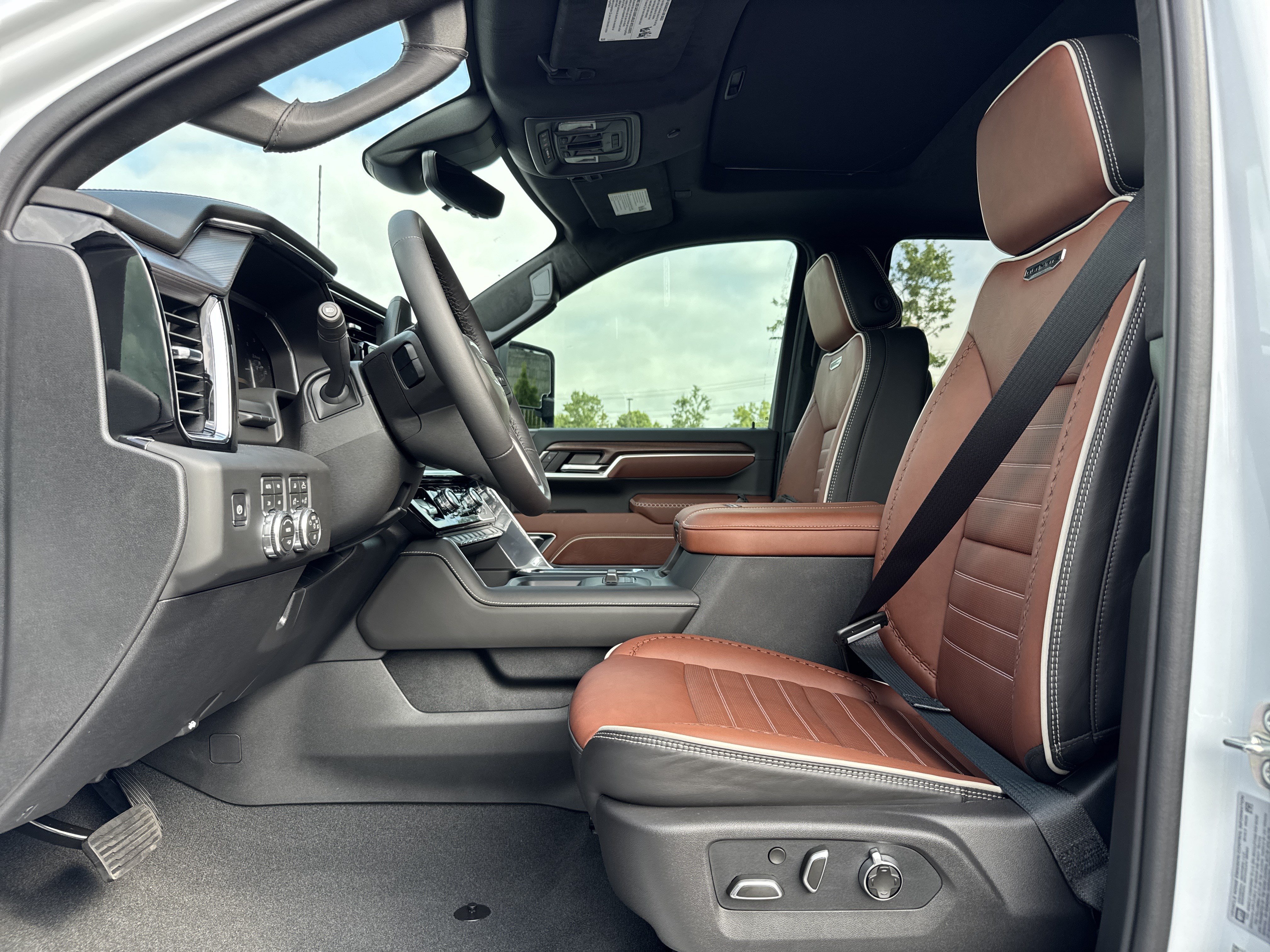 New 2026 GMC Sierra 2500 Denali Ultimate AWD/4WD image 17