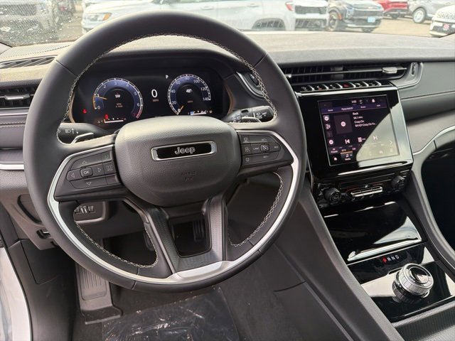 New 2025 Jeep Grand Cherokee 4WD image 12