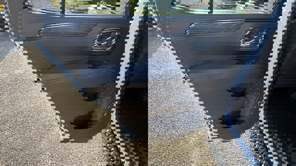 Used 2021 Chevrolet Tahoe Z71 w/ Rear Media and Nav Package image 21