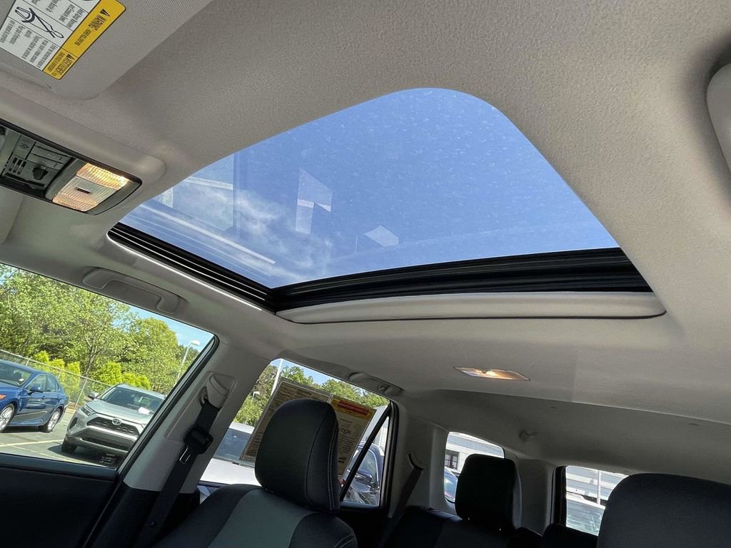 Used 2020 Toyota 4Runner SR5 Premium w/ Moonroof Package AWD/4WD image 21