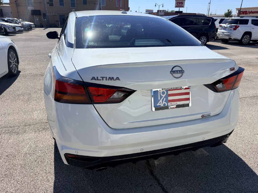 Used 2024 Nissan Altima 2.5 SR w/ SR Premium Package FWD image 21
