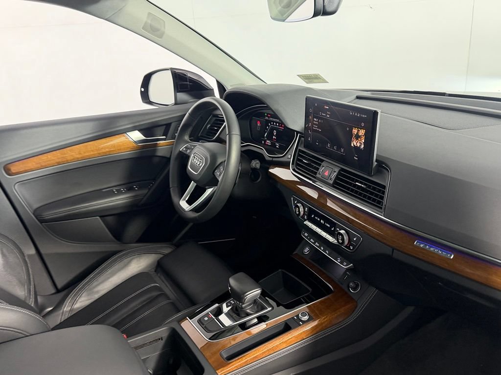 Used 2023 Audi Q5 2.0T Prestige w/ Prestige Package AWD/4WD image 36