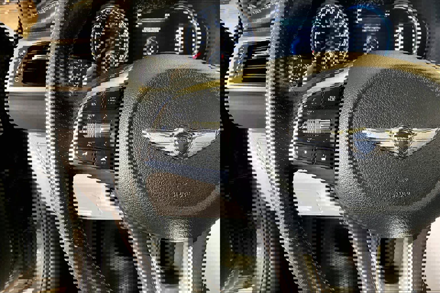 Used 2022 Genesis G70 2.0T image 23