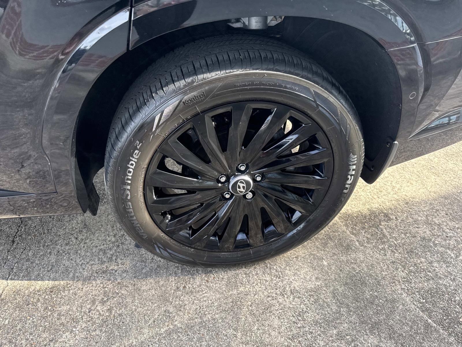 Used 2025 Hyundai Palisade Calligraphy image 4