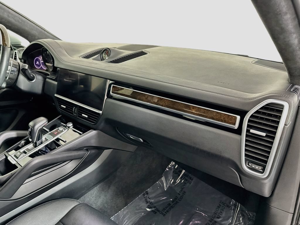 Certified 2023 Porsche Cayenne GTS AWD/4WD image 30