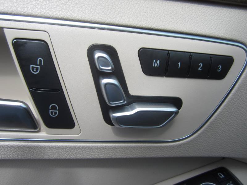 Used 2016 Mercedes-Benz E 350 4MATIC Sedan image 22