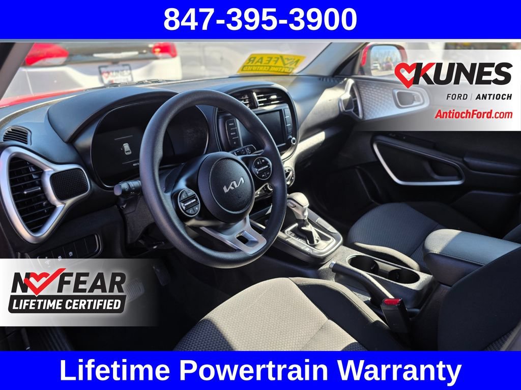 Used 2025 Kia Soul LX w/ LX Technology Package FWD image 21
