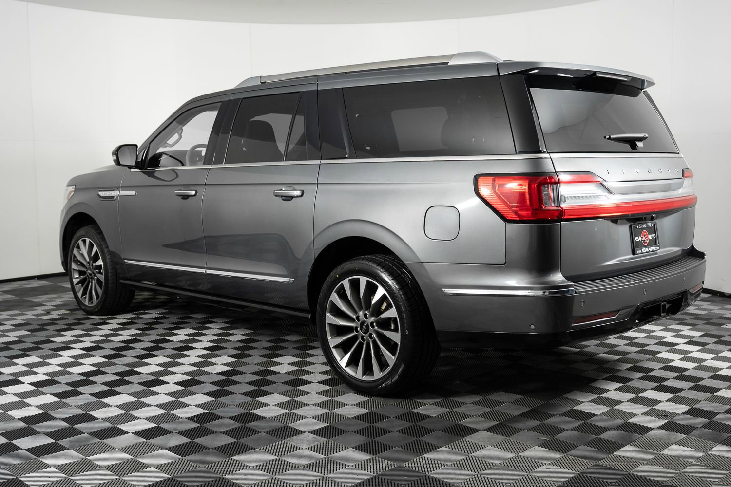 Used 2021 Lincoln Navigator L Reserve AWD/4WD image 3