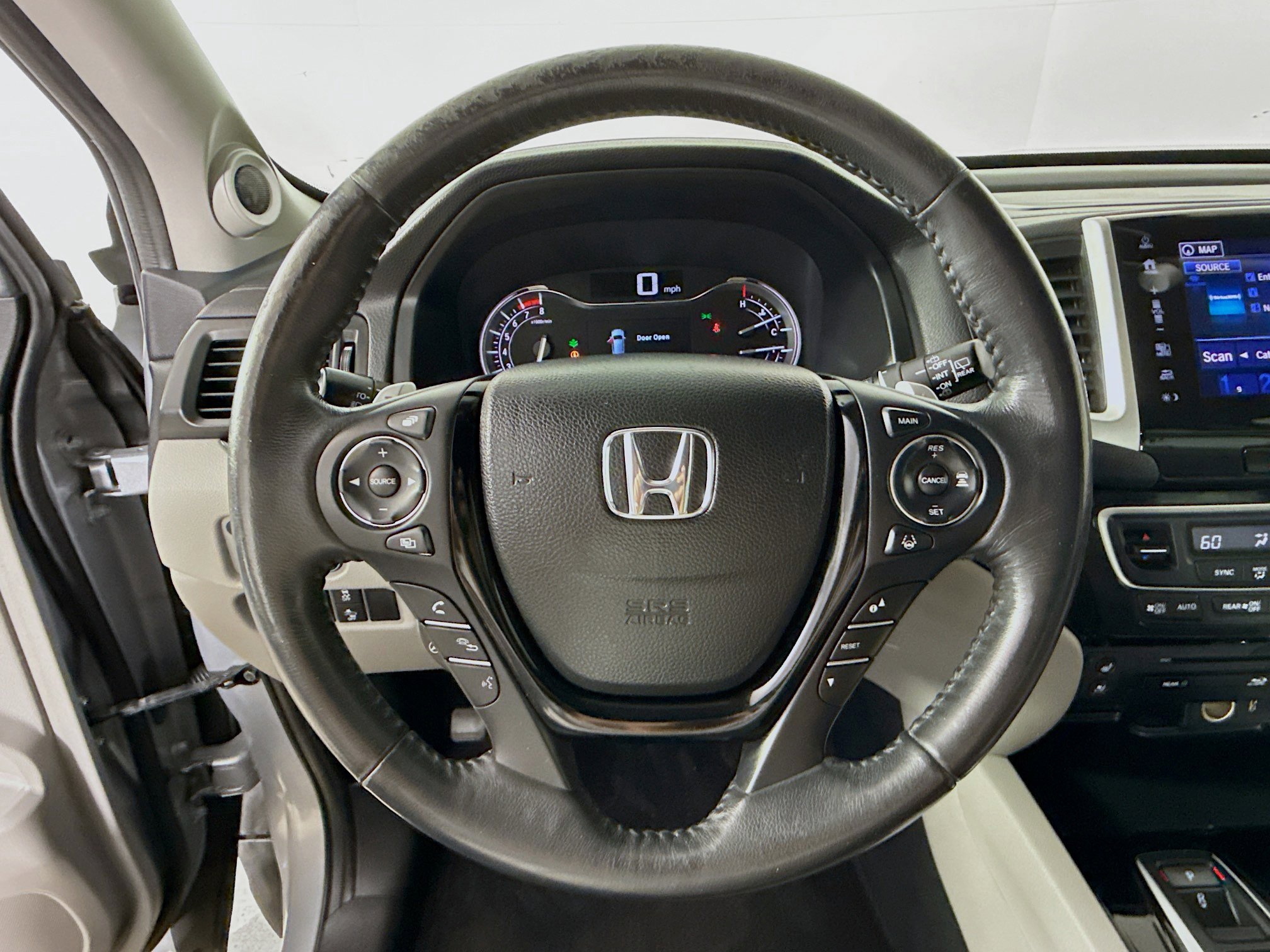 Used 2017 Honda Pilot Elite image 11