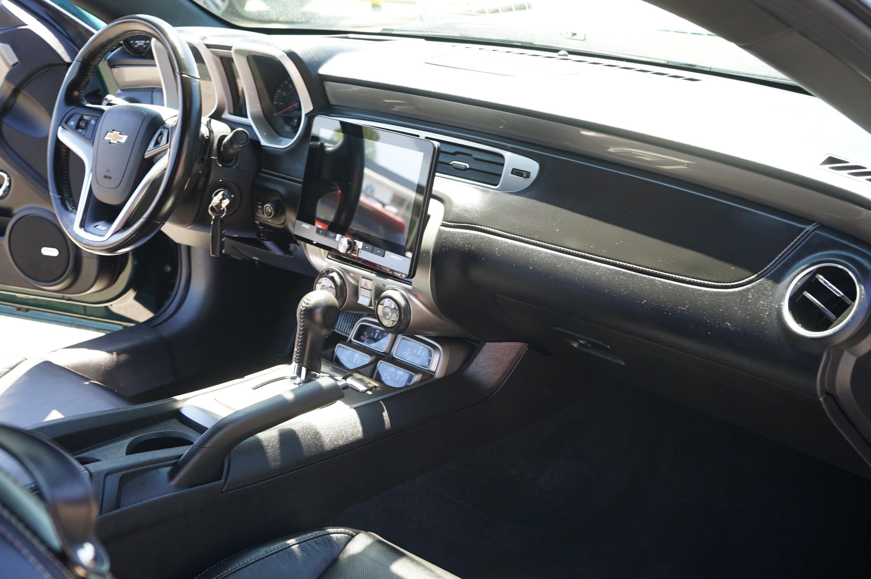 Used 2015 Chevrolet Camaro SS w/ Green Flash Special Edition RWD image 14