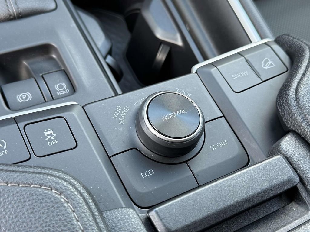 Used 2025 Toyota Grand Highlander AWD image 30