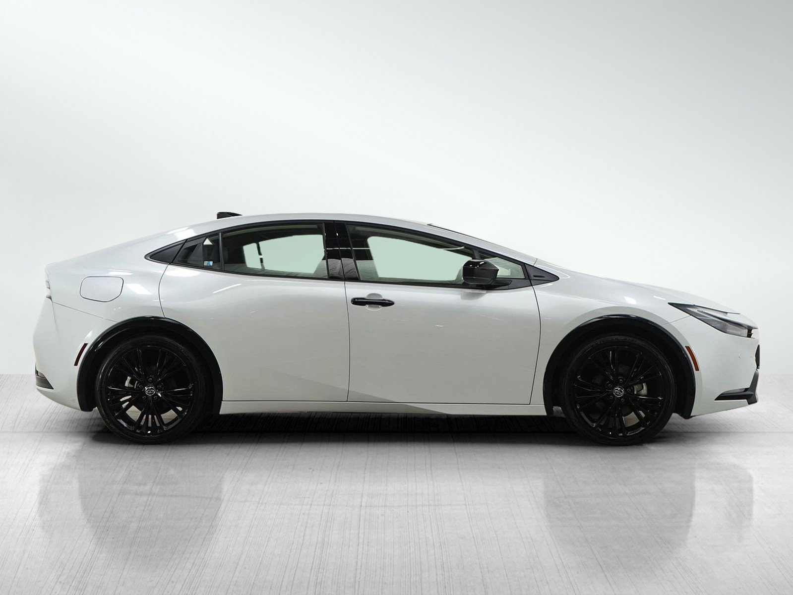 Used 2026 Toyota Prius Plug-In Hybrid image 8