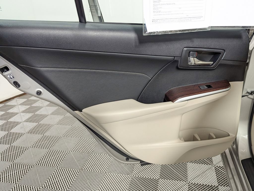 Used 2014 Toyota Camry XLE image 40