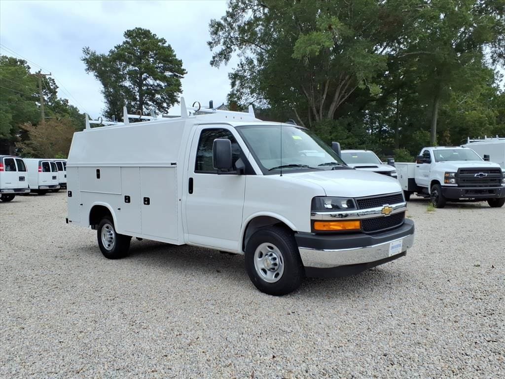 New 2025 Chevrolet Express 3500 w/ Power Convenience Package