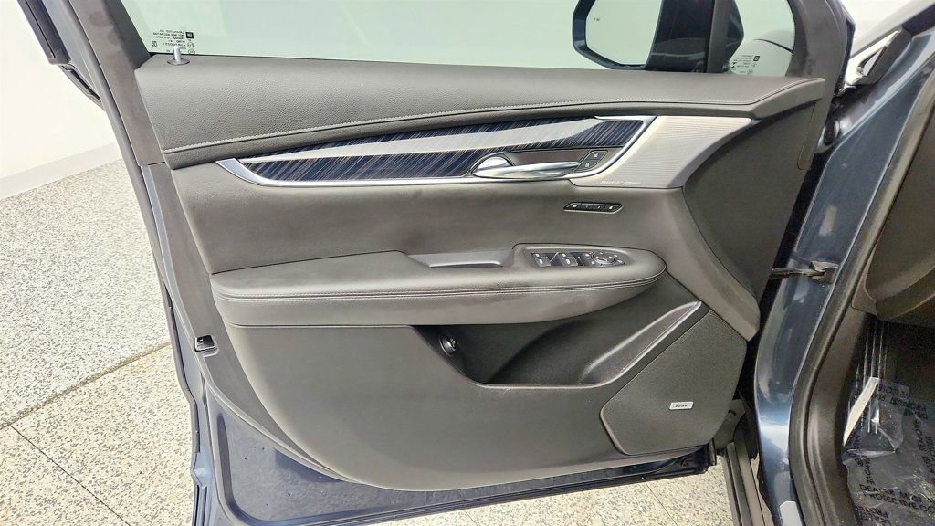 Used 2020 Cadillac XT6 Premium Luxury image 11