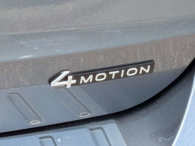 Used 2025 Volkswagen Taos SE AWD/4WD image 13