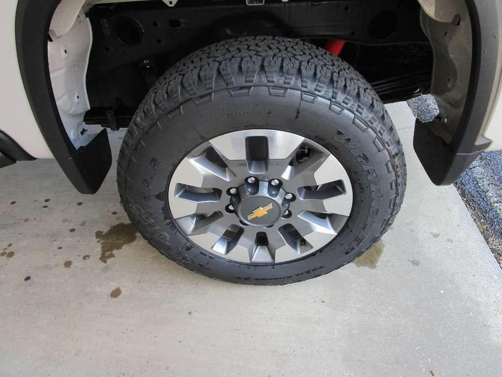 New 2026 Chevrolet Silverado 2500 Custom w/ Custom Value Package AWD/4WD image 10