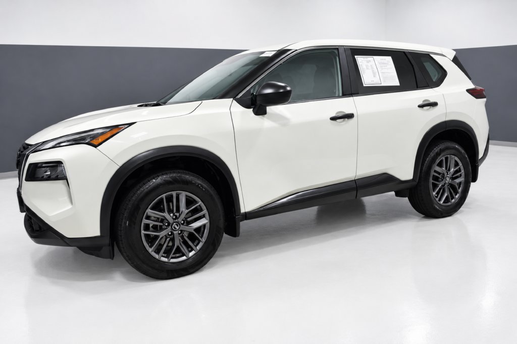 Used 2021 Nissan Rogue S AWD/4WD image 2
