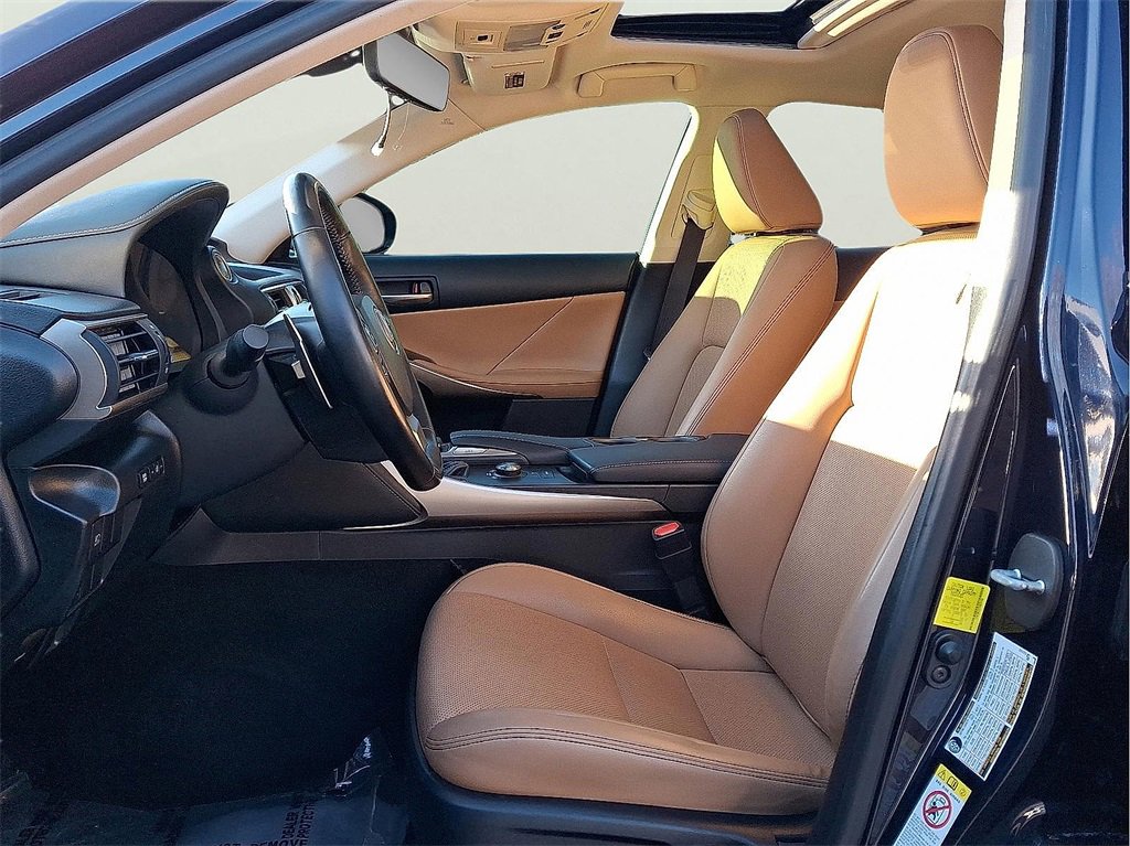 Used 2017 Lexus IS 300 AWD image 14