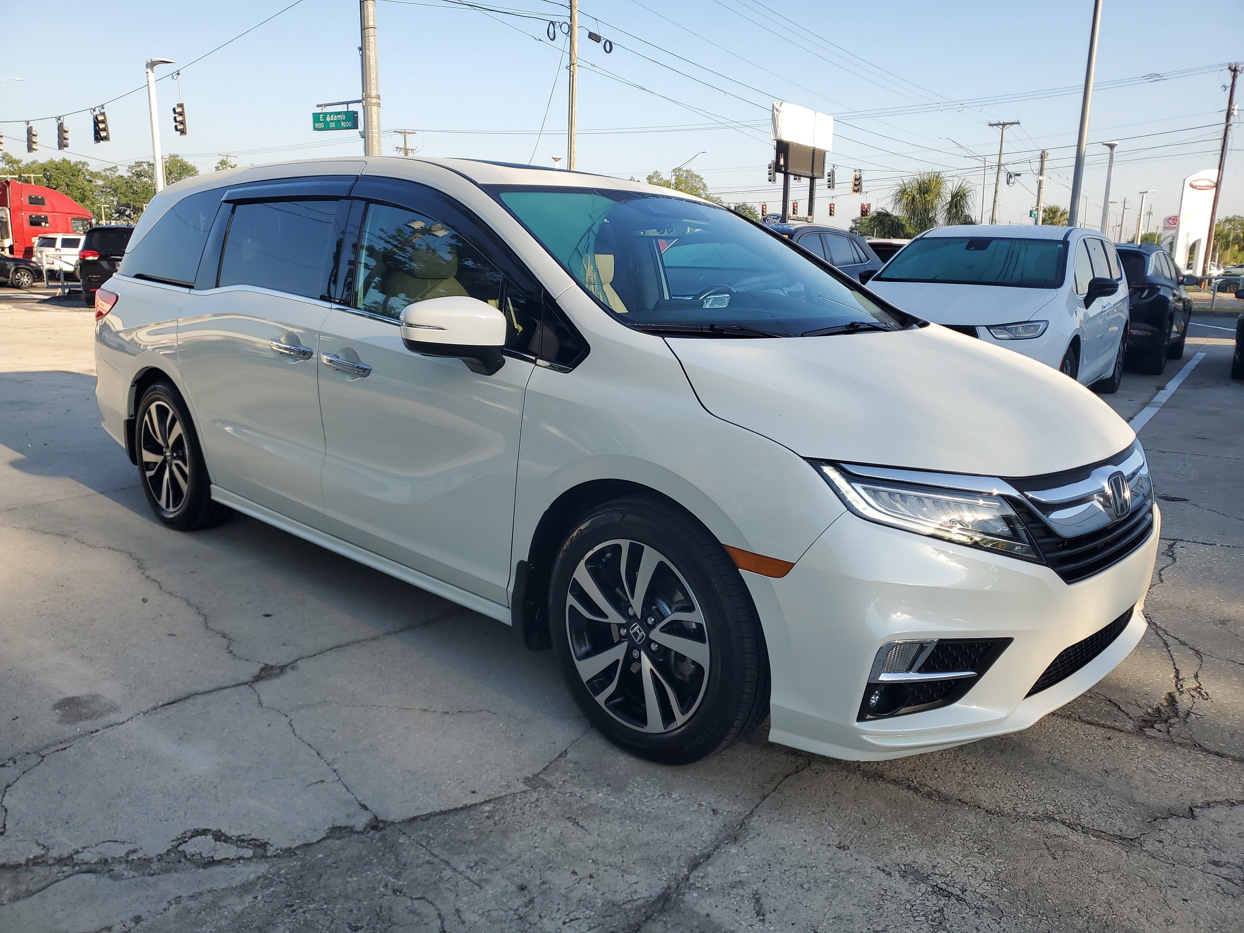 Used 2018 Honda Odyssey Elite image 5